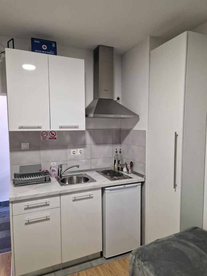 Apartment Mavero-Free Private Parking ซาเกร็บ ภายนอก รูปภาพ