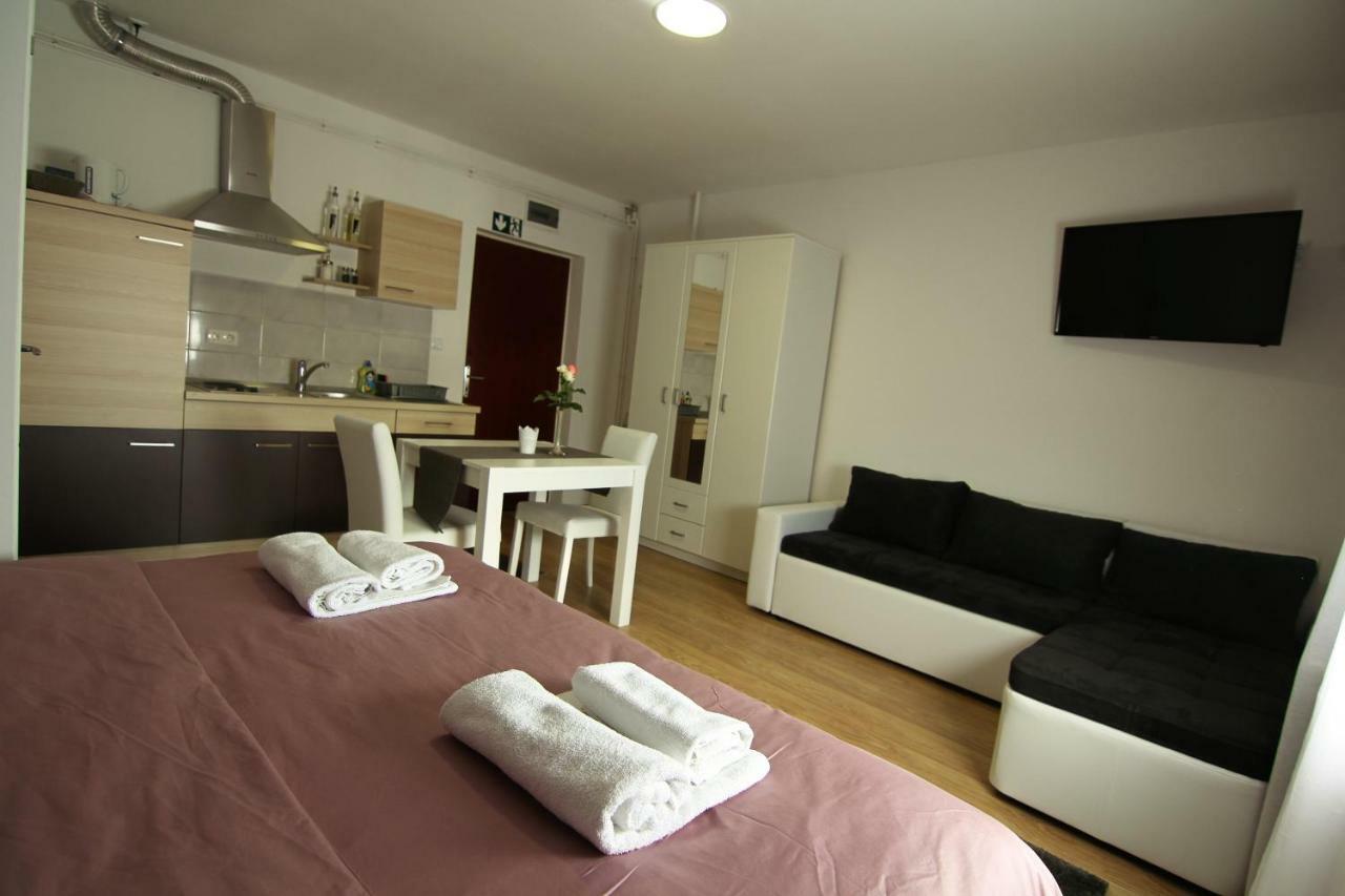 Apartment Mavero-Free Private Parking ซาเกร็บ ภายนอก รูปภาพ